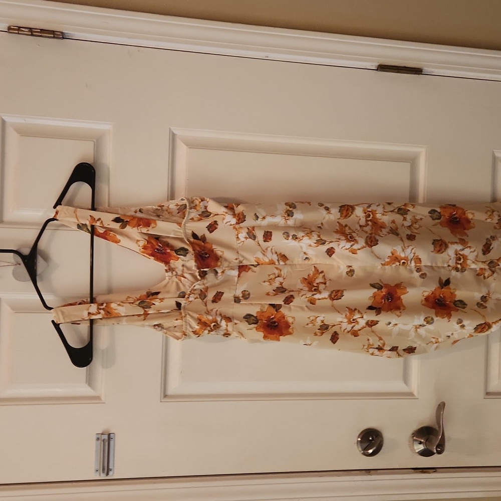 Dress - Picture 2 of 2
